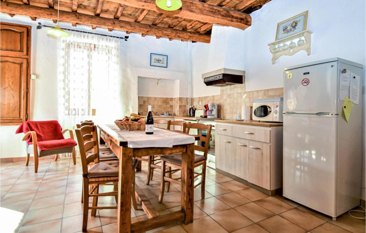 Nice Home In Saint Victor La Coste With Kitchen - Housity