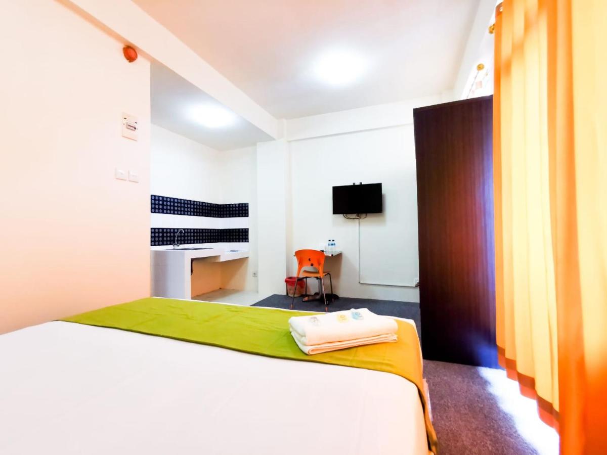 Relax & Cozy Room at AWS Apartment by Rainbow - Housity