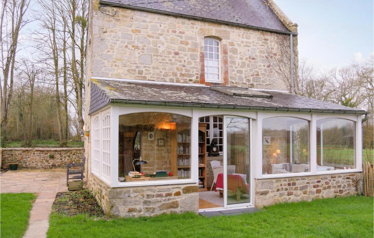 Nice Home In Auxais With Kitchenette - Housity