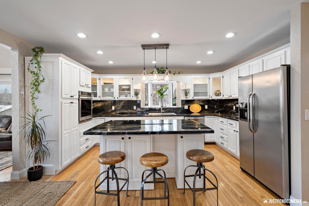 Portage Place Family Retreat - Housity