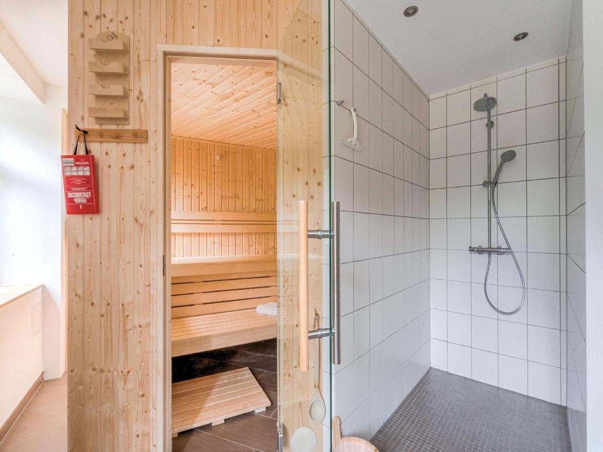 Bright flat with terrace and sauna - Housity