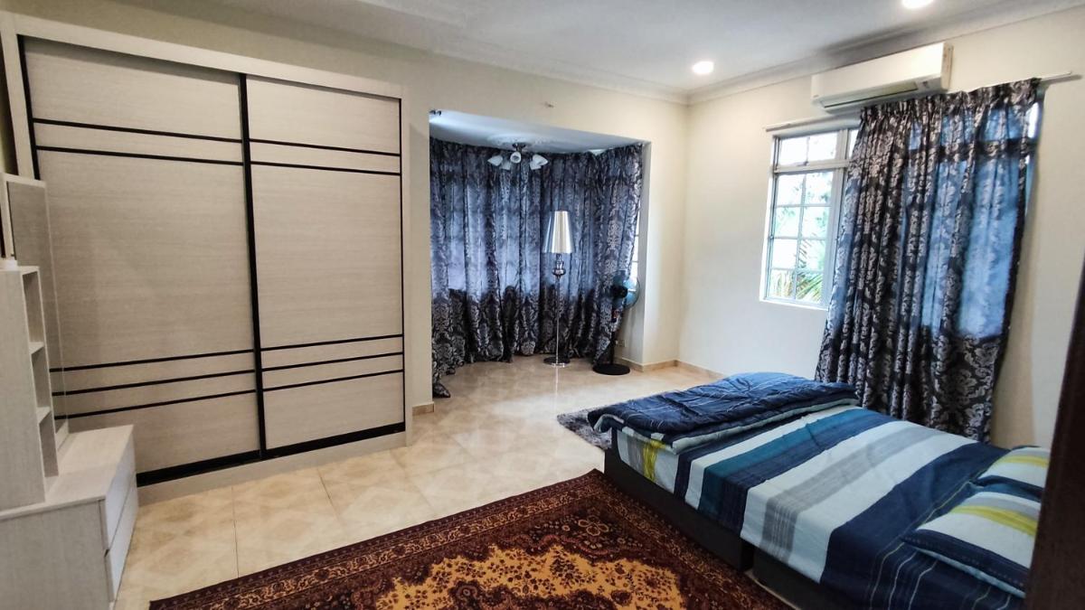 NICE HOME VILLA, Bandar Country Homes, Rawang - Housity