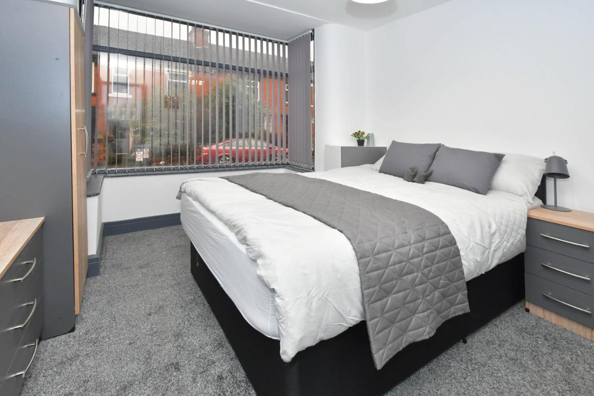 Townhouse @ Princes Road Stoke - Housity