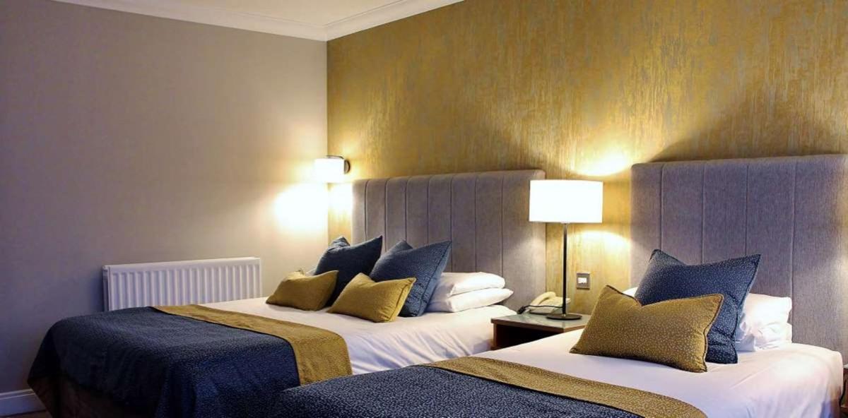 Downings Bay Hotel - Housity