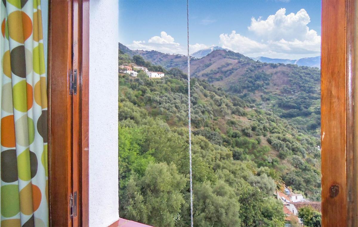 Suitetrails - Nice apartment in Genalguacil with 3 Bedrooms, WiFi and Outdoor swimming pool