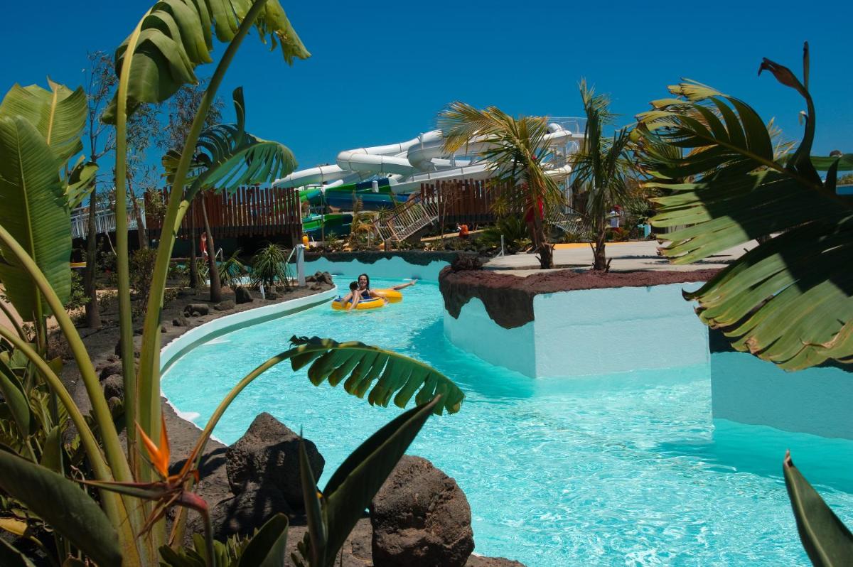 Piscina en o cerca de Relaxia Lanzasur Club - Aqualava Water Park