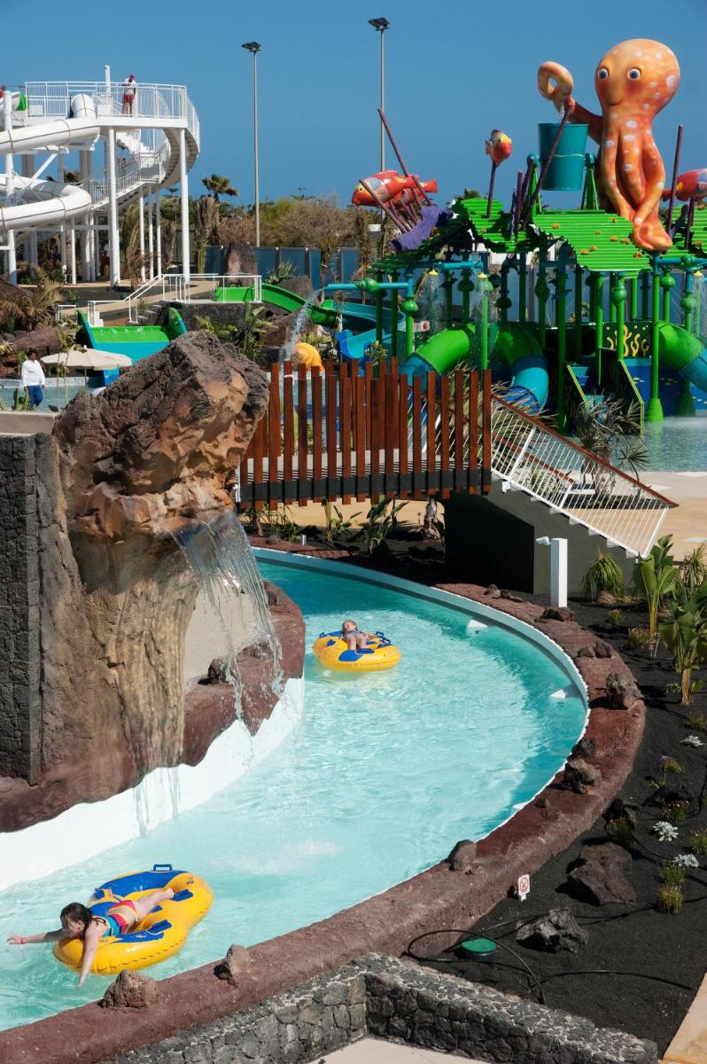 Piscina en o cerca de Relaxia Lanzasur Club - Aqualava Water Park