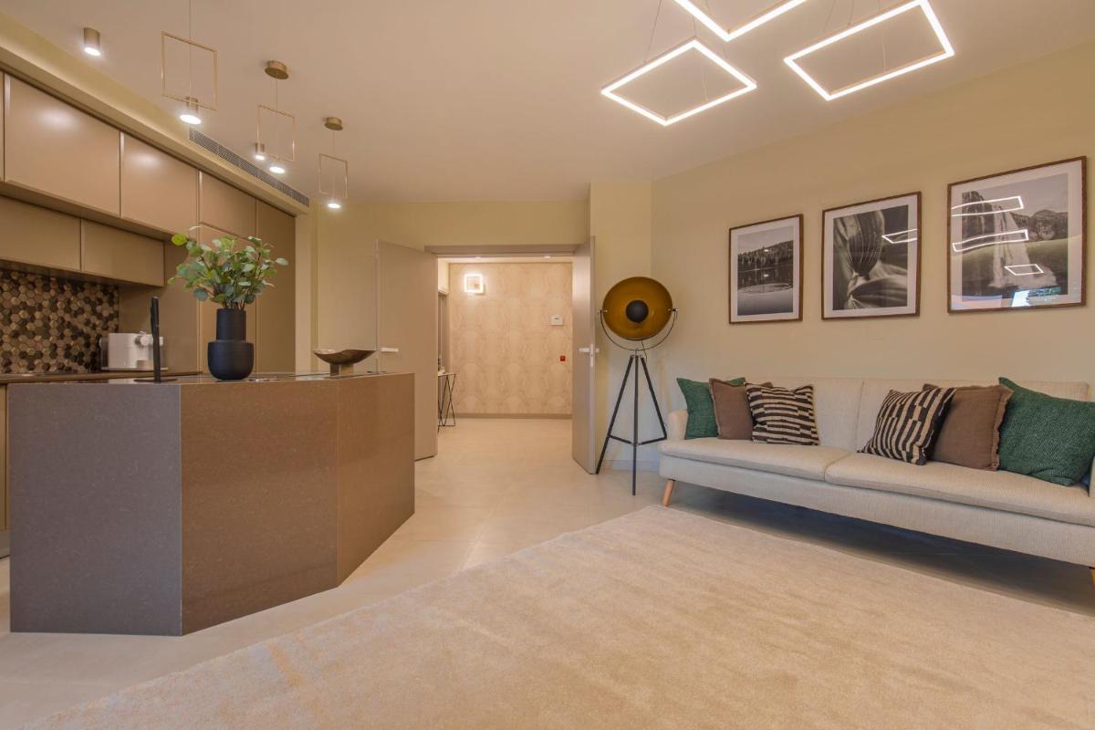 Deluxe 2BDR Apartment in Carcavelos by LovelyStay - Housity