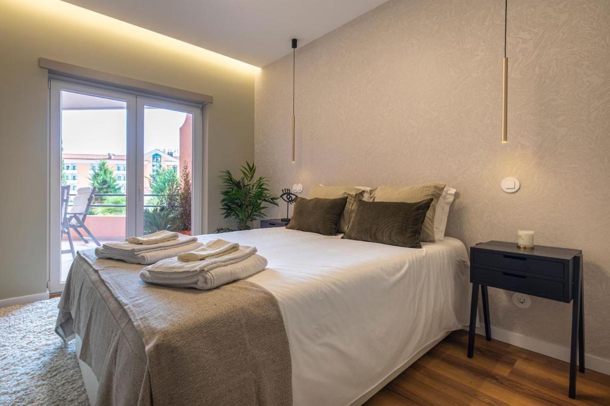 Deluxe 2BDR Apartment in Carcavelos by LovelyStay - Housity