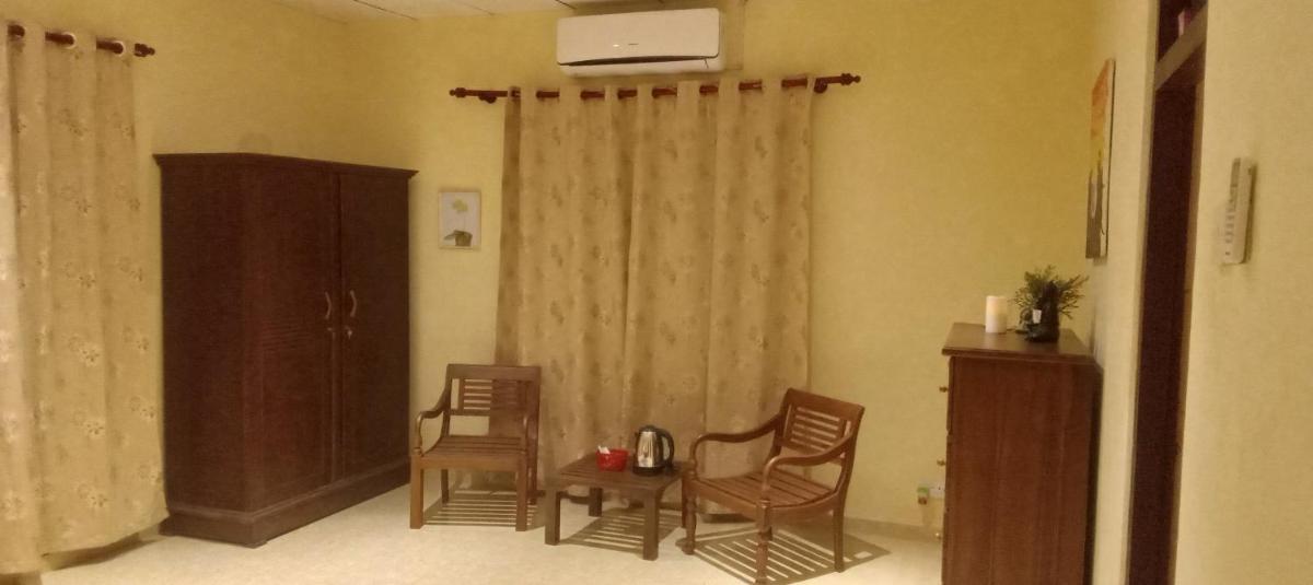 River Side Palm Garden - Housity