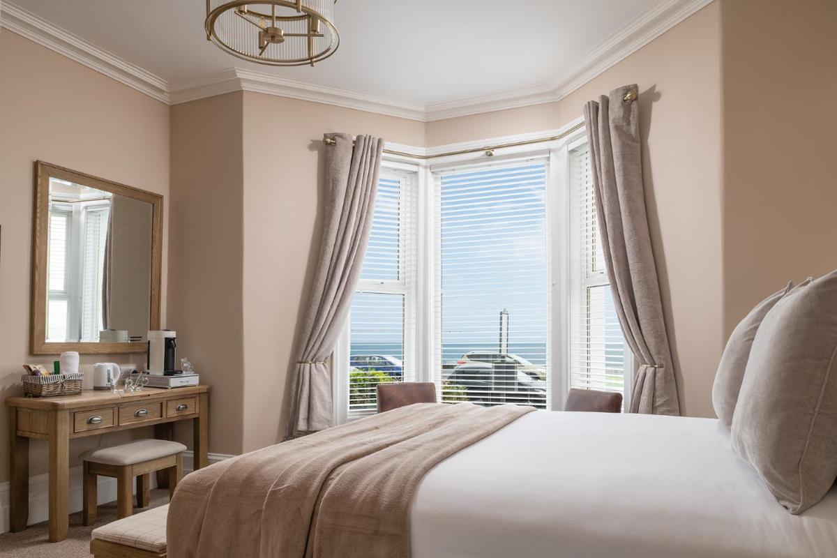 Pebble House - Housity