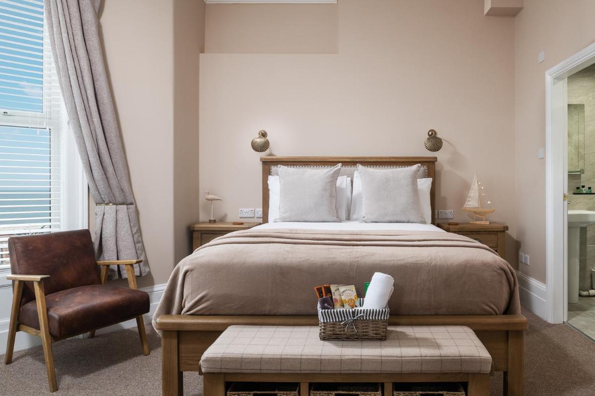 Pebble House - Housity