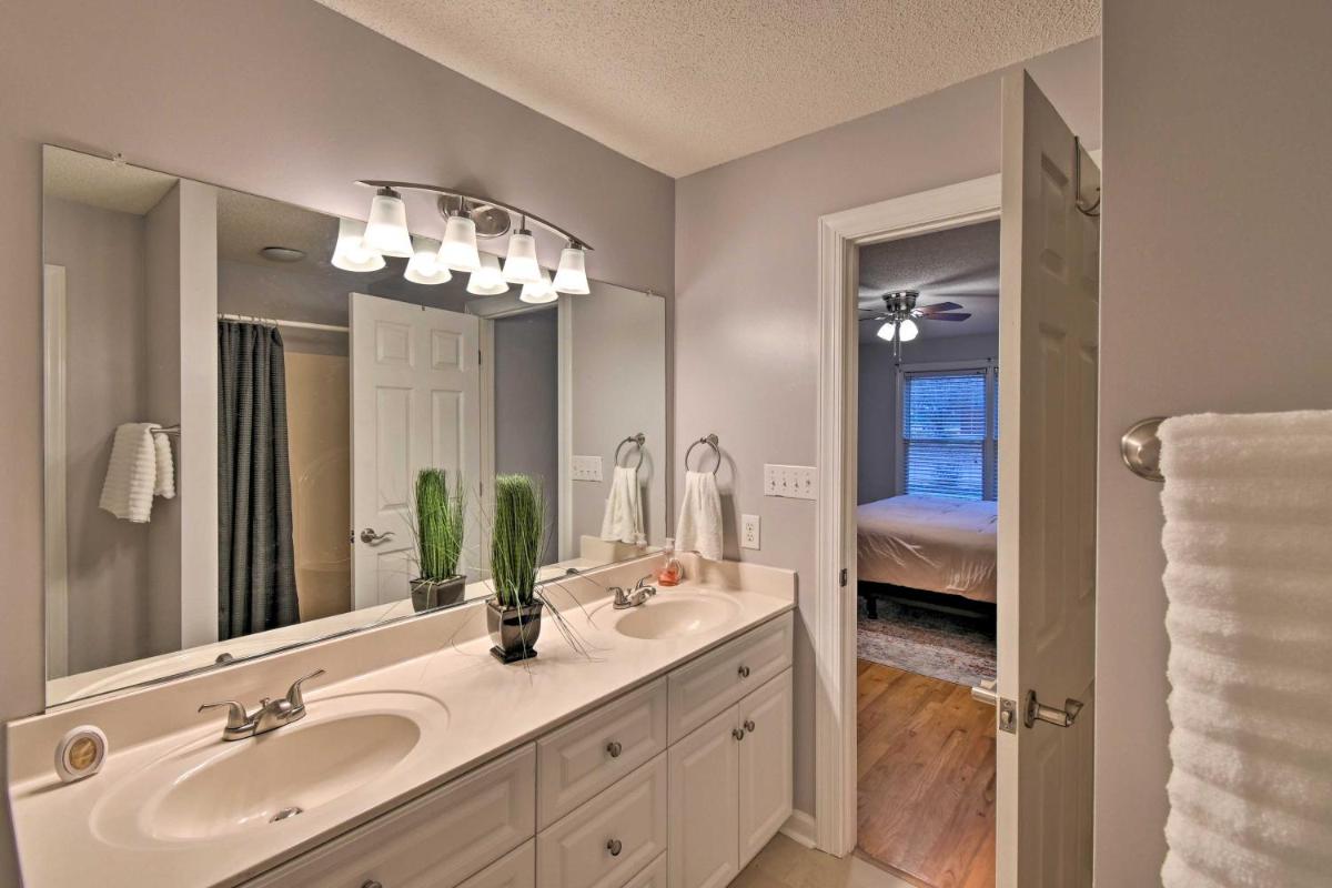 Pet-Friendly Lillington Abode about 1 Mi to River - Housity