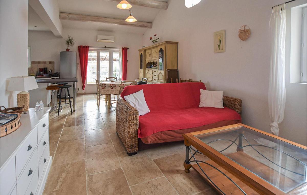 Suitetrails - 3 Bedroom Cozy Home In Saint-saturnin-ls-apt