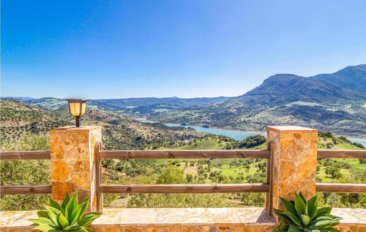 2 Bedroom Amazing Home In El Gastor - Housity