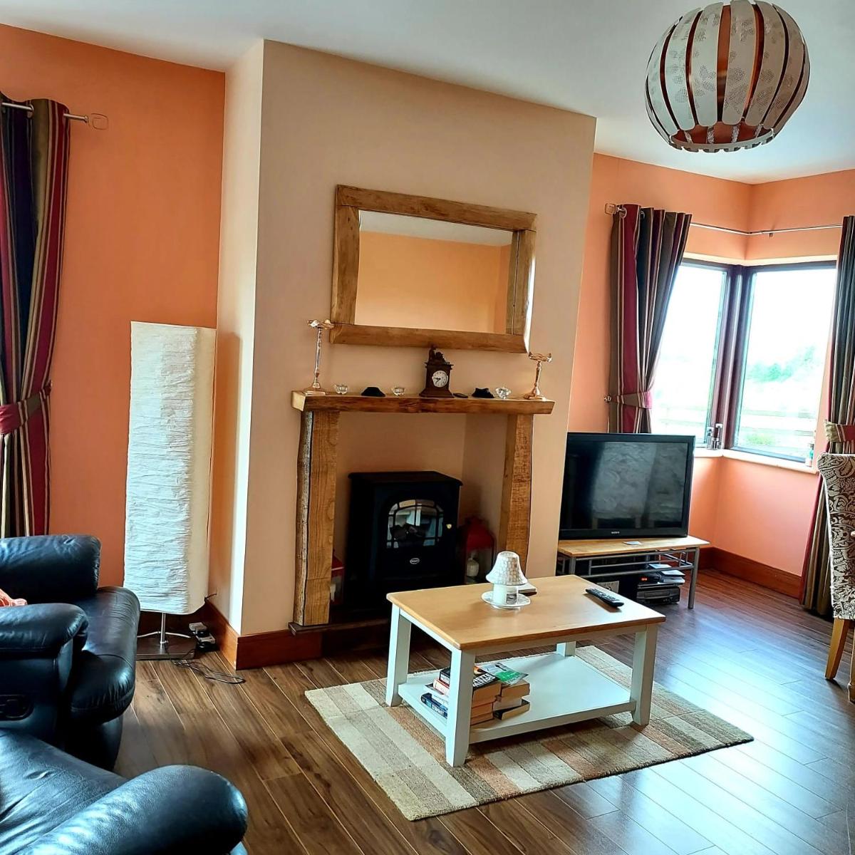 Ros na gCloch - Housity