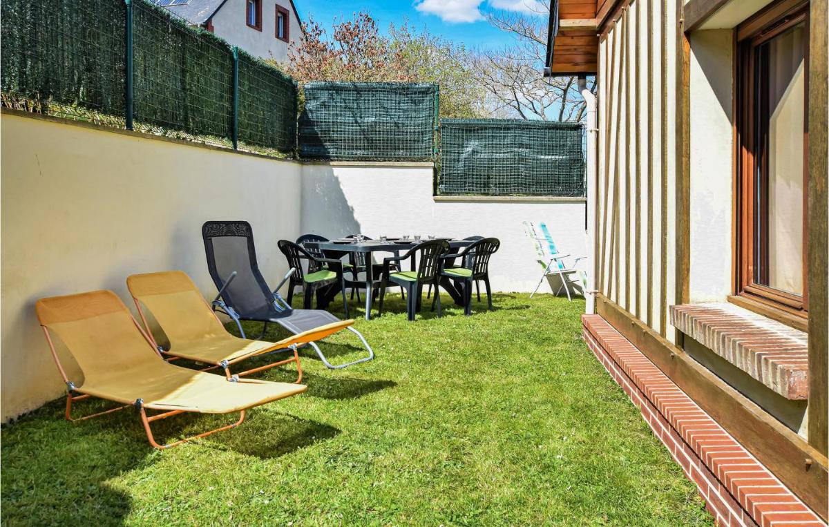 3 Bedroom Amazing Home In Héricourt-En-Caux - Housity