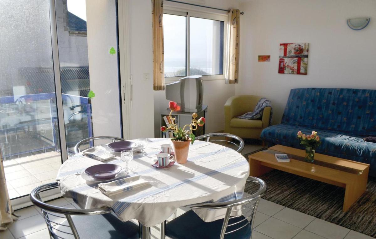 Stunning apartment in St, Nic with 1 Bedrooms - Housity