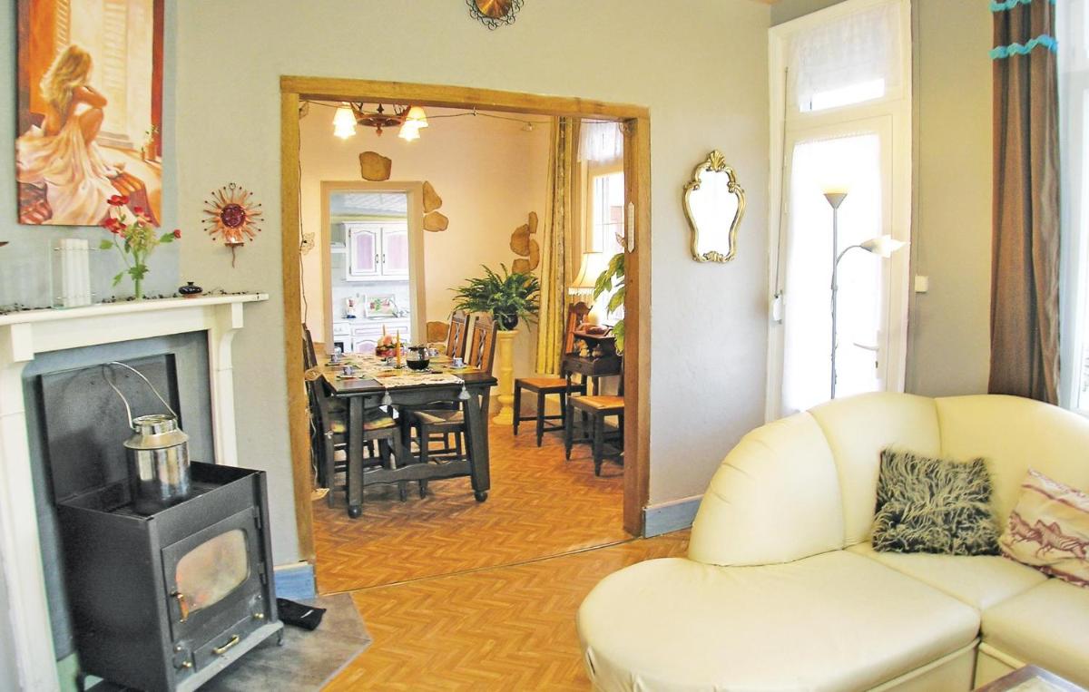 2 Bedroom Amazing Home In Houlle - Housity