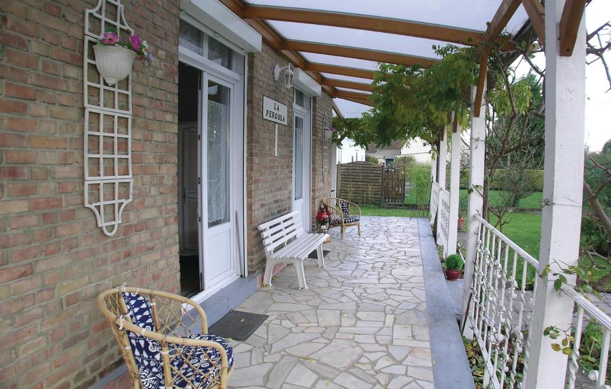 2 Bedroom Amazing Home In Houlle - Housity
