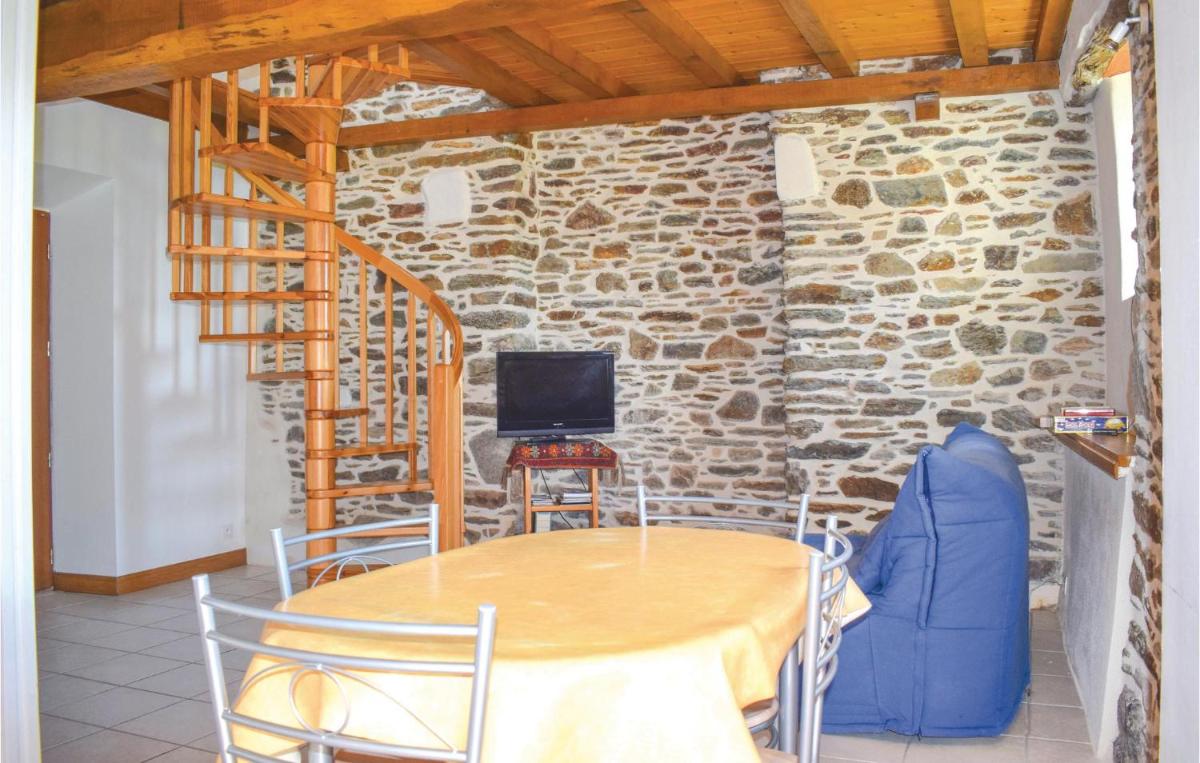 Amazing Home In Minihy Treguier - Housity
