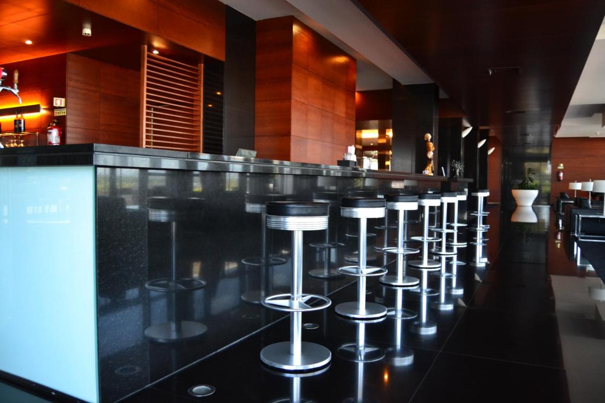 A área de bar ou lounge em Montebelo Viseu Congress Hotel & Spa