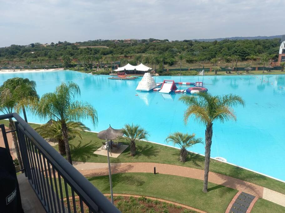 Breathtaking Lagoon View Apartment @ The Blyde1531 - Housity