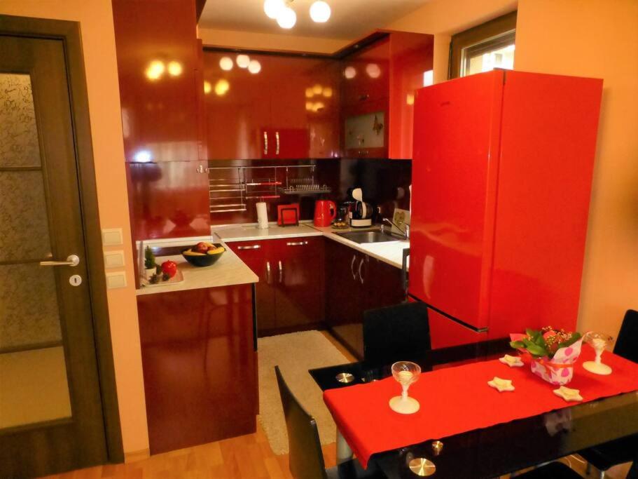 Mia's Apartment, Stylish One Bedroom Suite - Housity