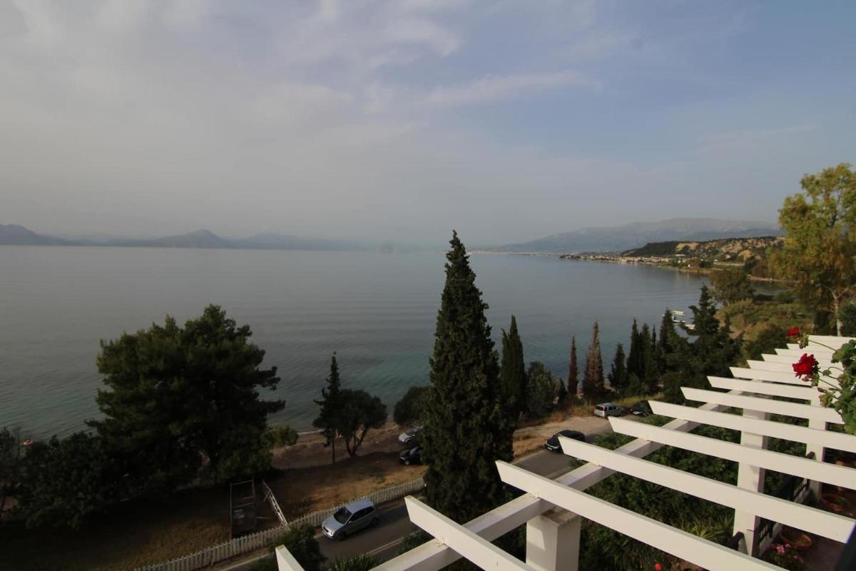 Sea Side Villa Alexandra - Housity