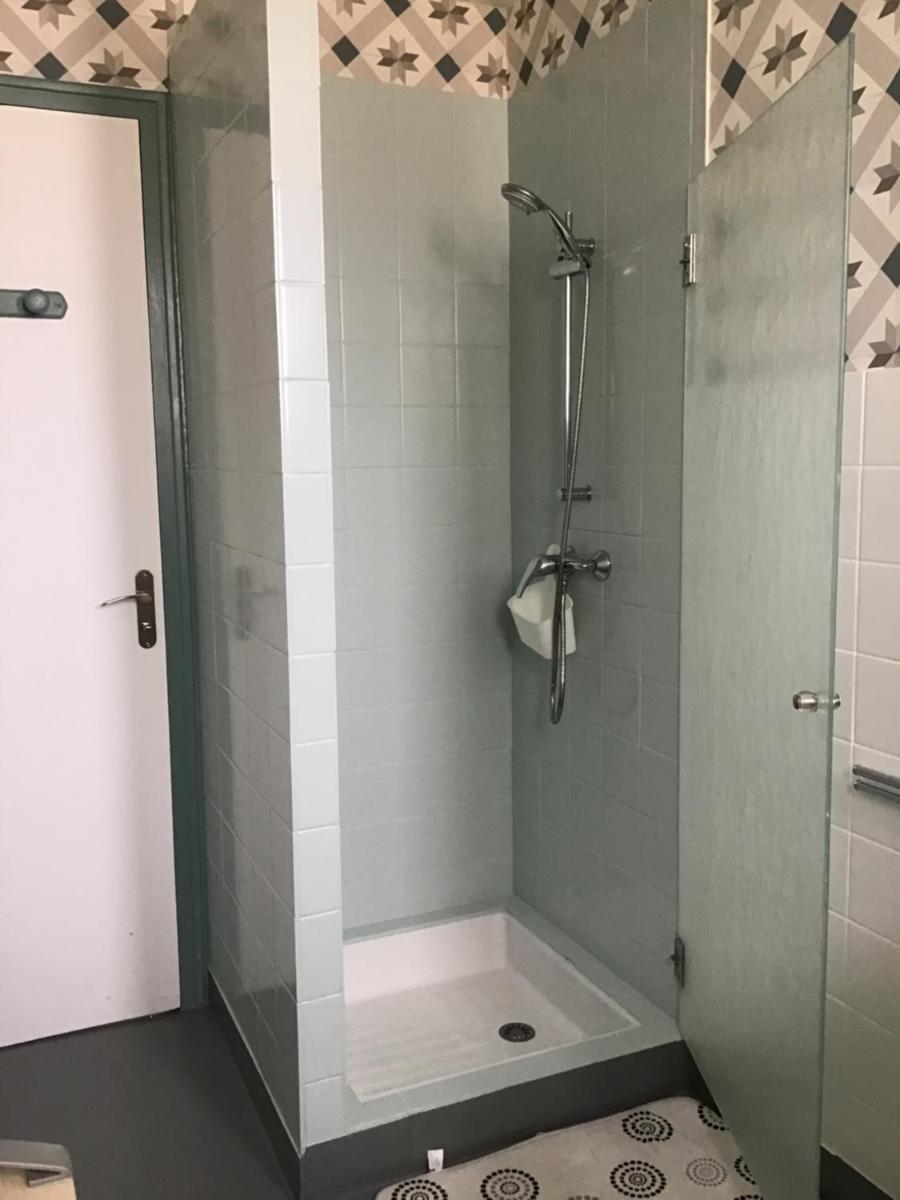 Besac Urban Lodge - Housity
