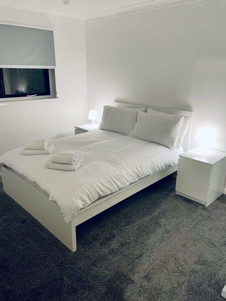 Suitetrails - Modern 2 Bedroom Apartment With Free Parking