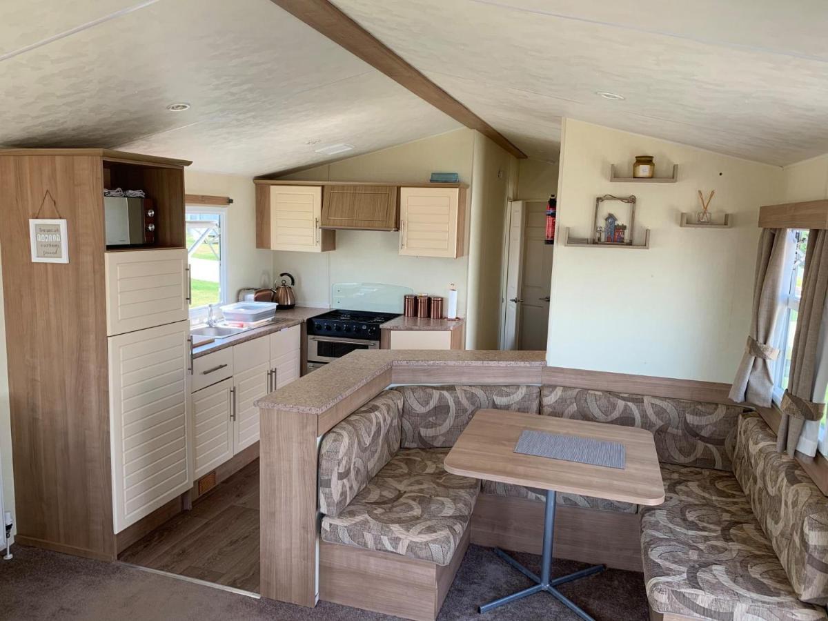 Broadland Sands Caravan - Housity