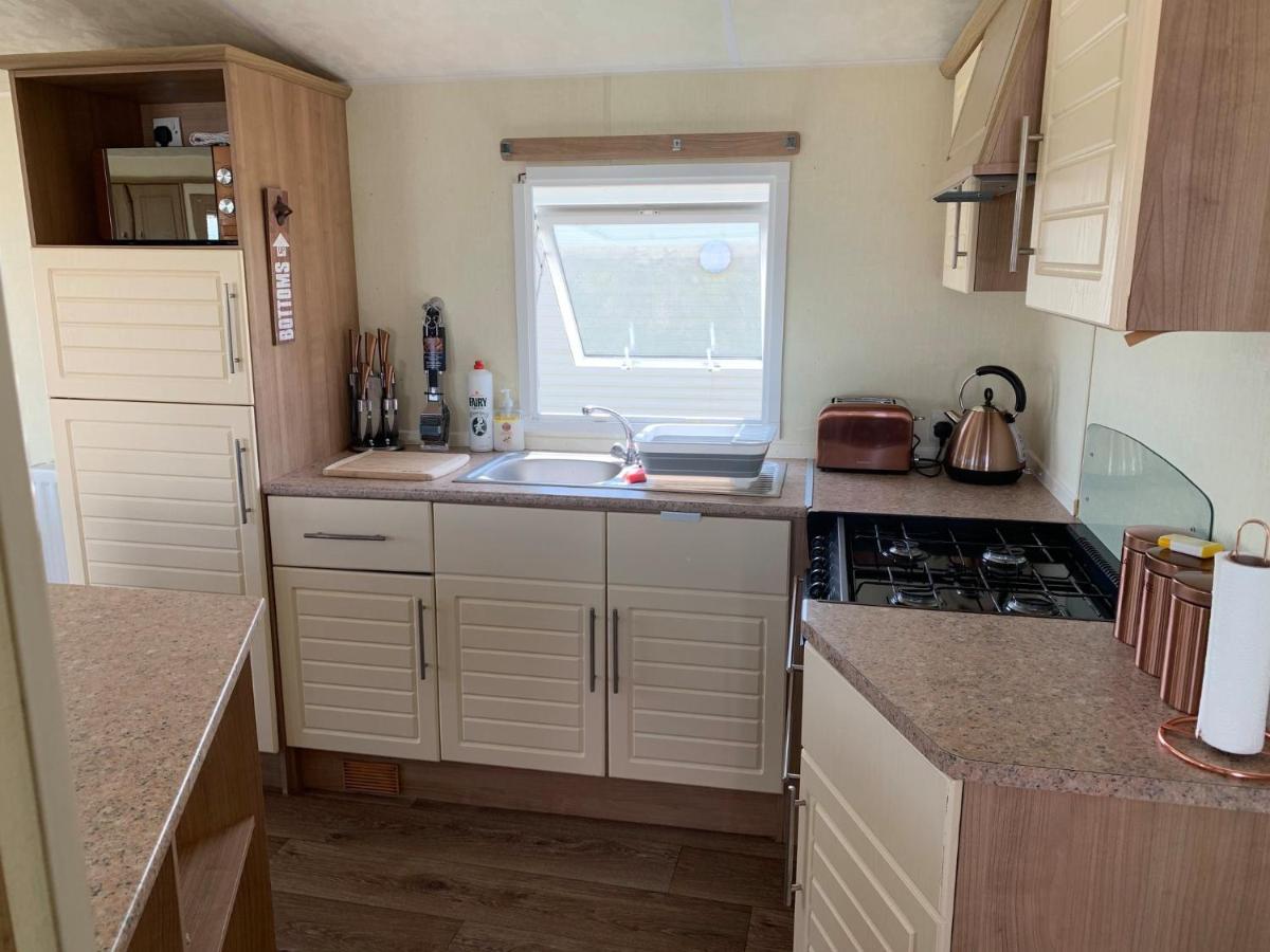 Broadland Sands Caravan - Housity
