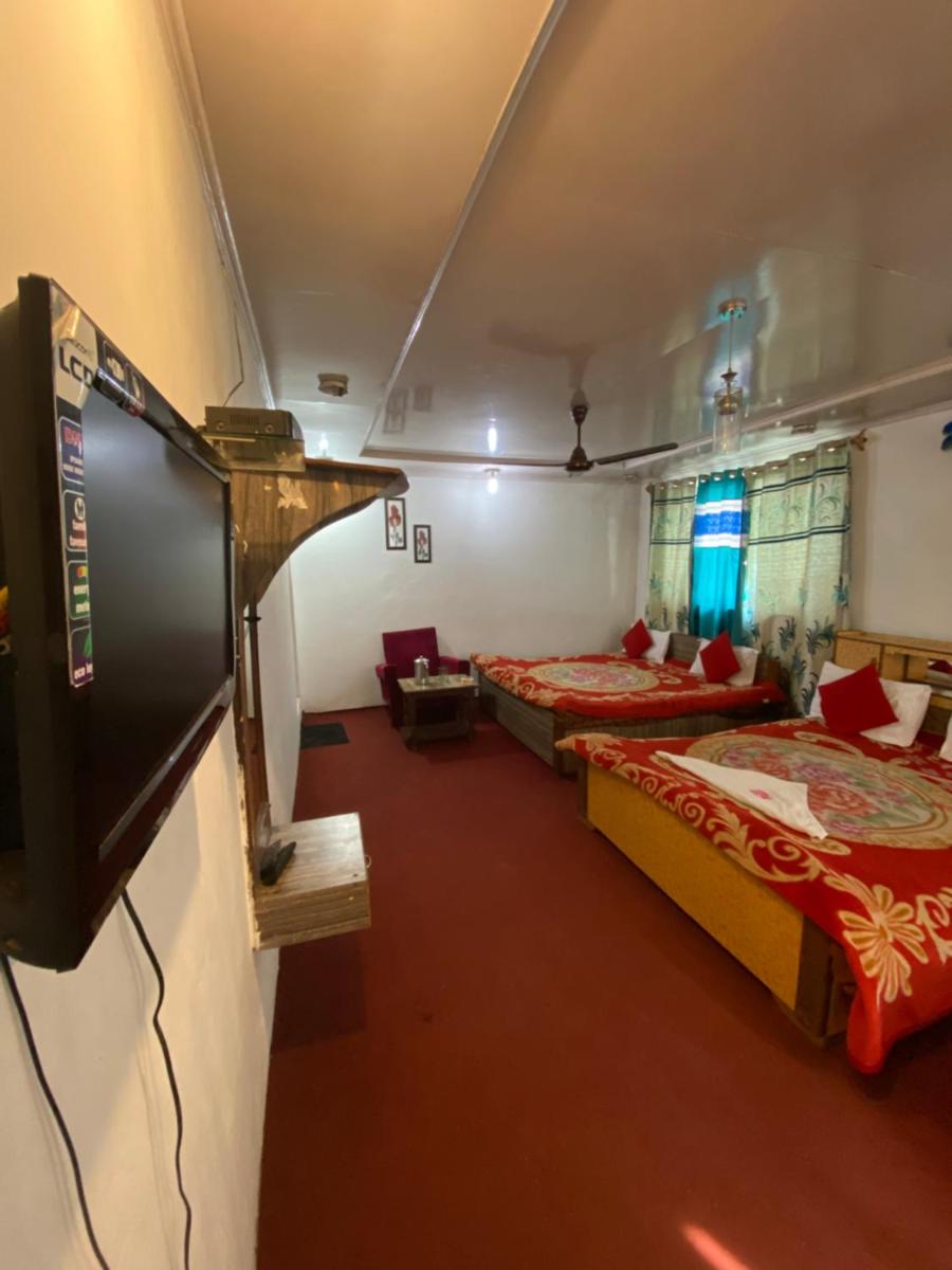 Suitetrails - Hotel Young Mamta