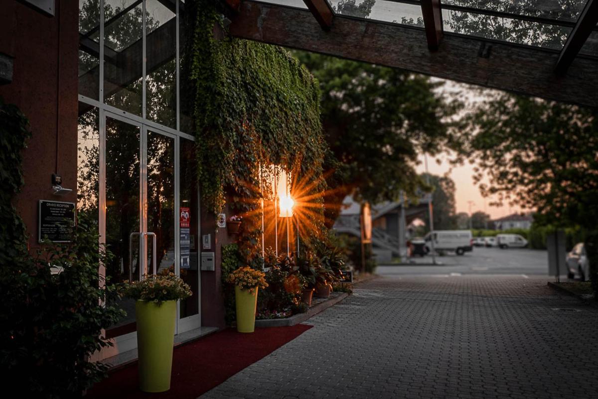 Suitetrails - Business Hotel
