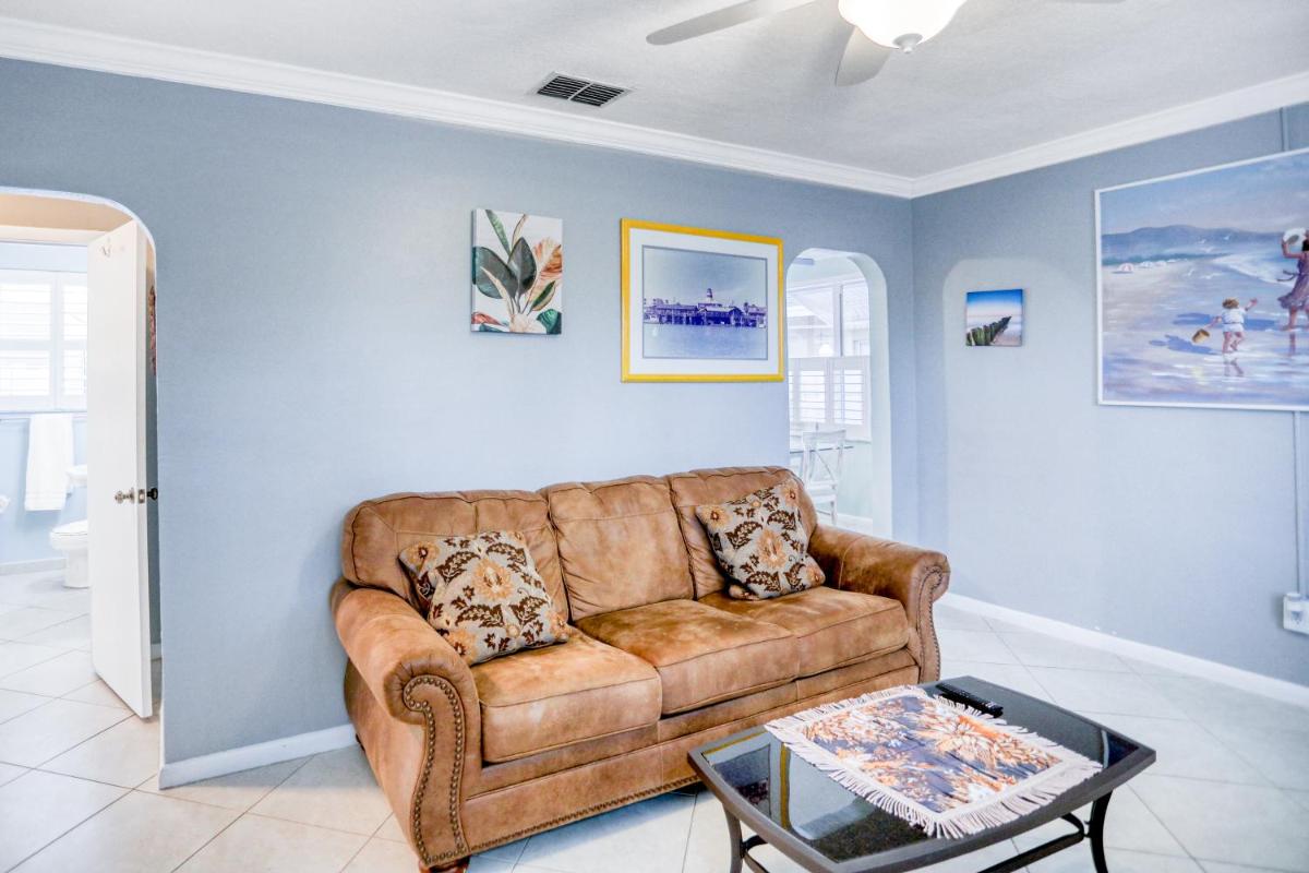 Bay Escape & Ocean Away - Housity