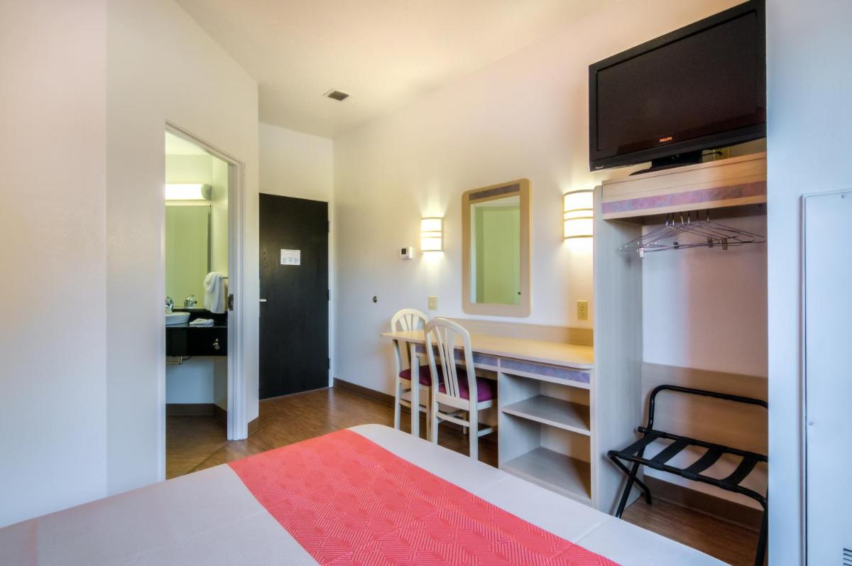 Motel 6-Joliet, IL - Chicago - I-55 - Housity