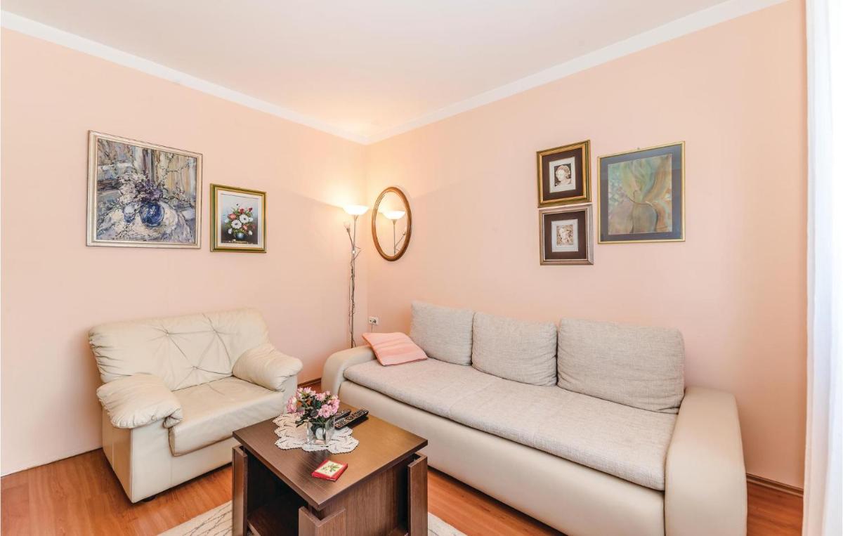 One-Bedroom  in Zadar - Housity