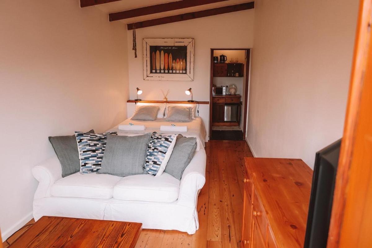 Dreamland Beach House & Studios at Supertubes - Housity