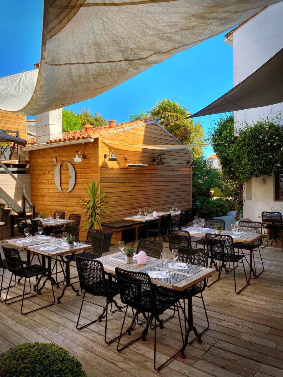 Restaurant ou autre lieu de restauration dans l'établissement Hotel L'Océan