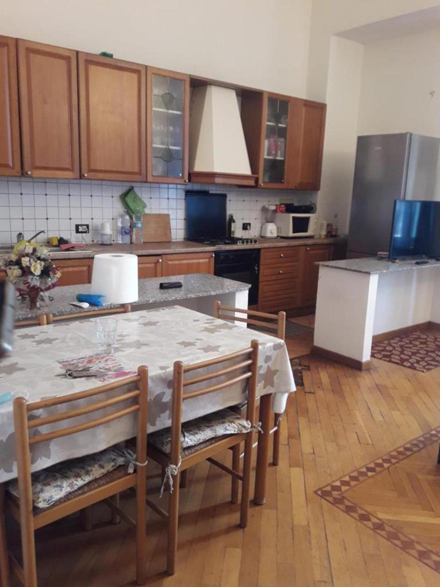 Modern and cosy apartment in Genoa Italy - Housity