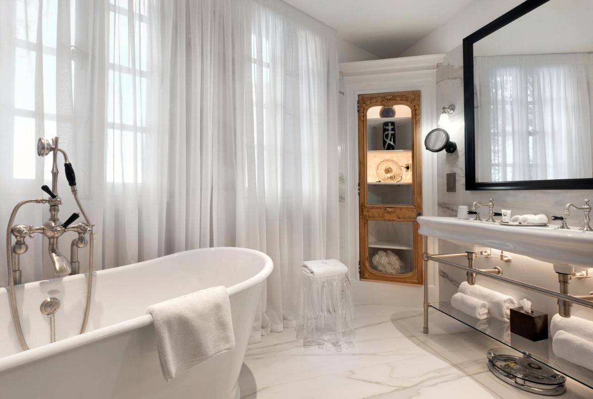 Salle de bains dans l'établissement Hôtel Richer De Belleval - Relais & Châteaux