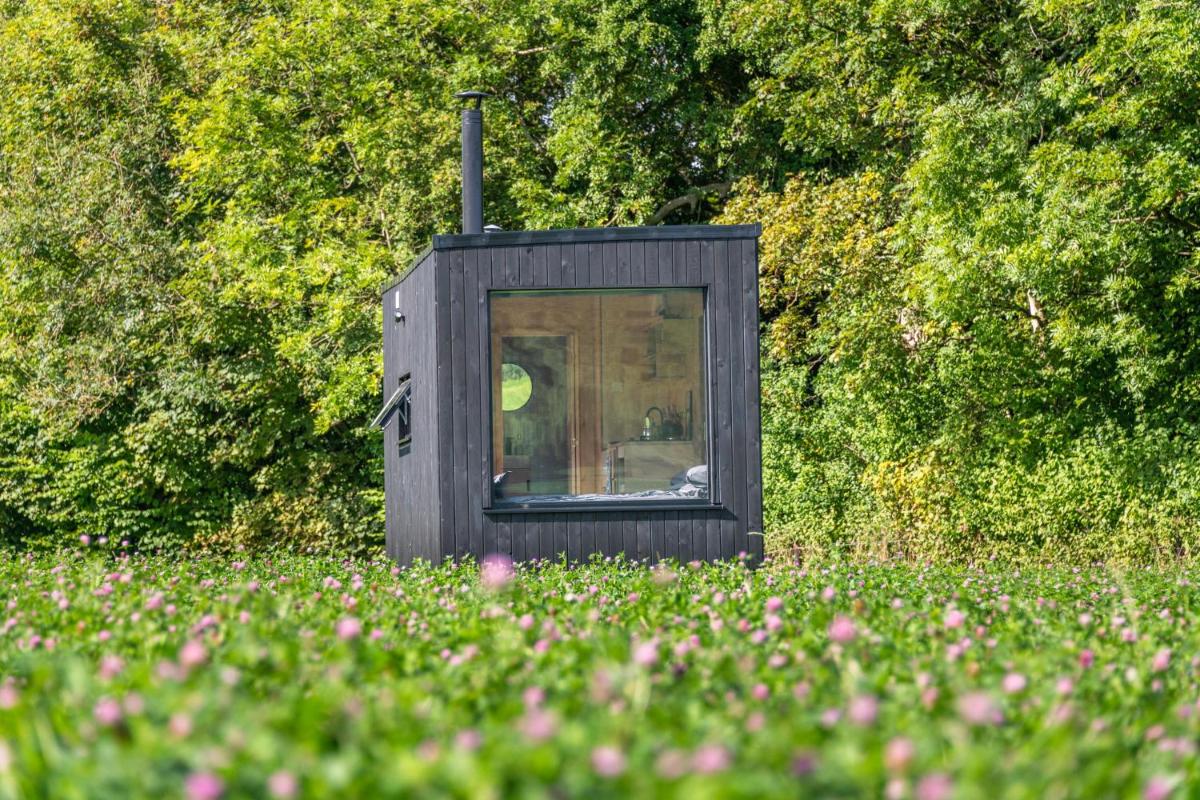Off-grid, Eco Tiny Home Nestled In Nature - Housity