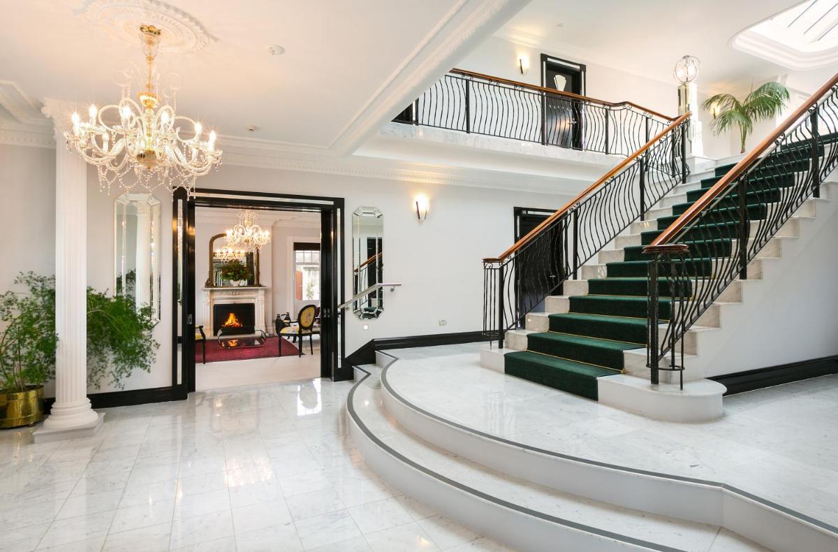 Camp Estate by Larnach Castle - Housity