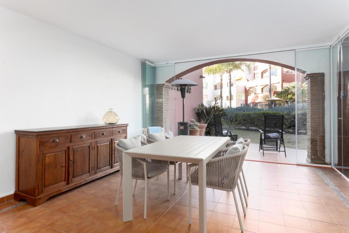 Suitetrails - Golden Mile Luxury Ground floor apartment near Puente Romano