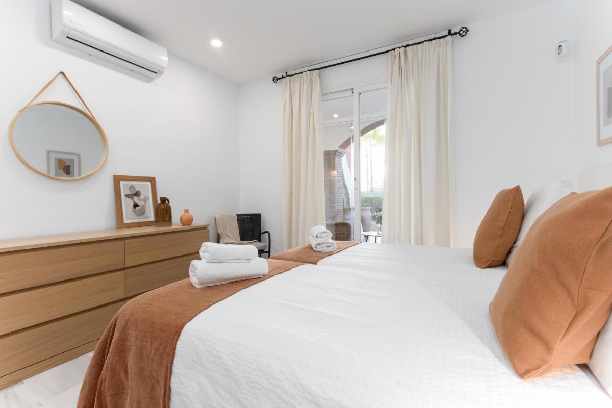 Suitetrails - Golden Mile Luxury Ground floor apartment near Puente Romano