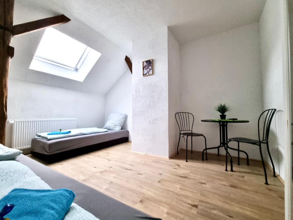 #WORLD Monteur Apartment - Hizvo