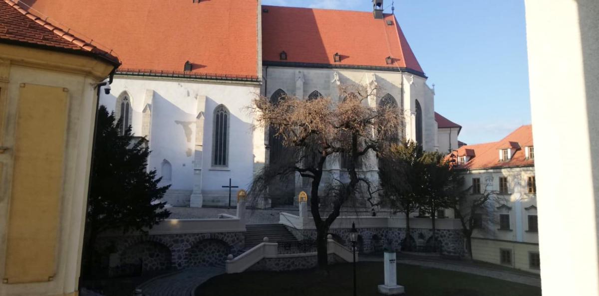 New Oldtown Apartment near St Martin Cathedral - Housity