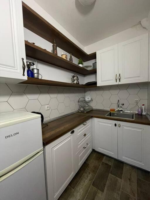 City Center Studio Apartment - Housity