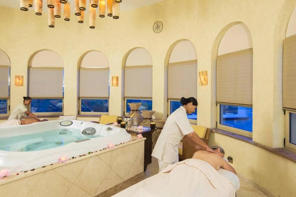 Suitetrails - Beachfront Resort Living at Villa La Estancia